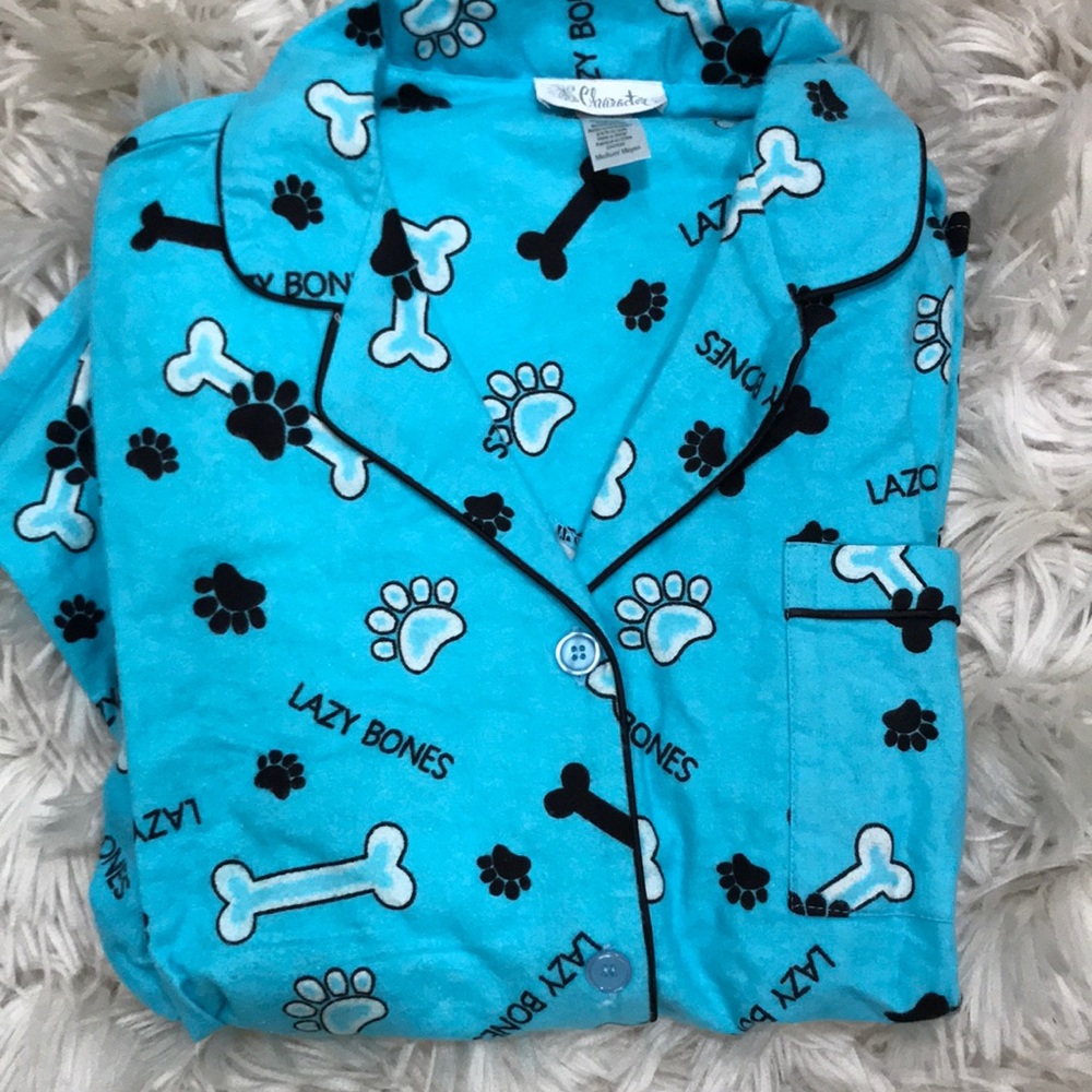 For dog lovers! 🐾 Lazy Bones pajama set